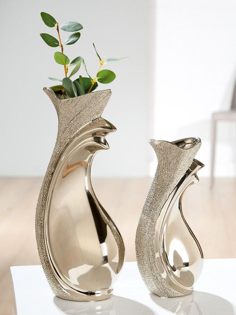 Keramik Vase mit Cut `Curvee`